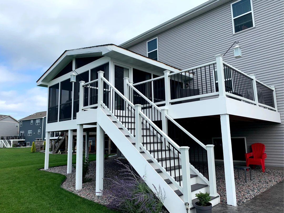Hoskins – Blaine-Screen porch on Existing Deck